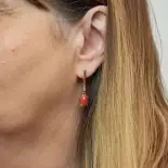 Złote kolczyki z koralem Złote kolczyki z koralem